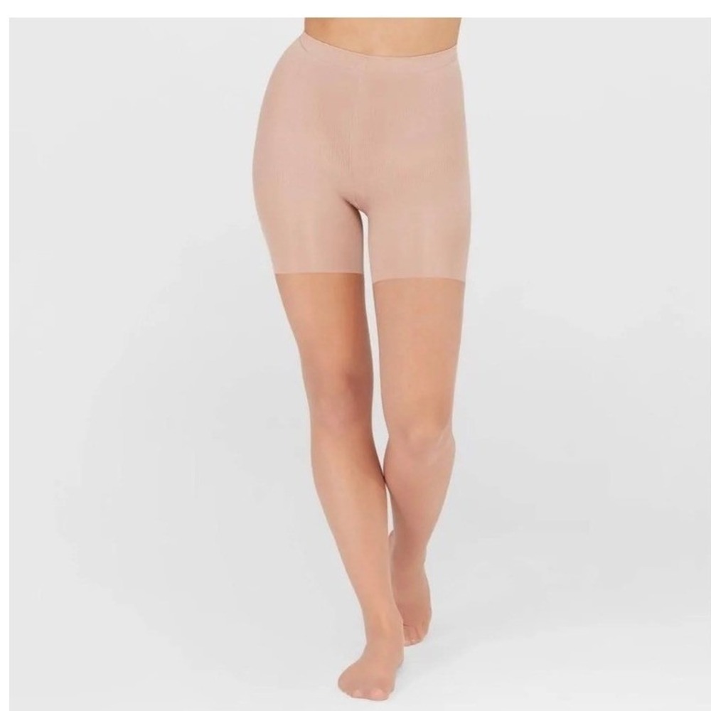 ASSETS By SPANX Perfect Pantyhose Women Size 4 Nude Control Top NWT